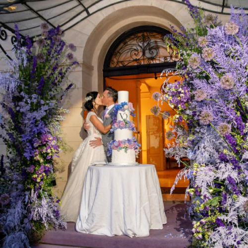 Chateau Mcely wedding cake cutting