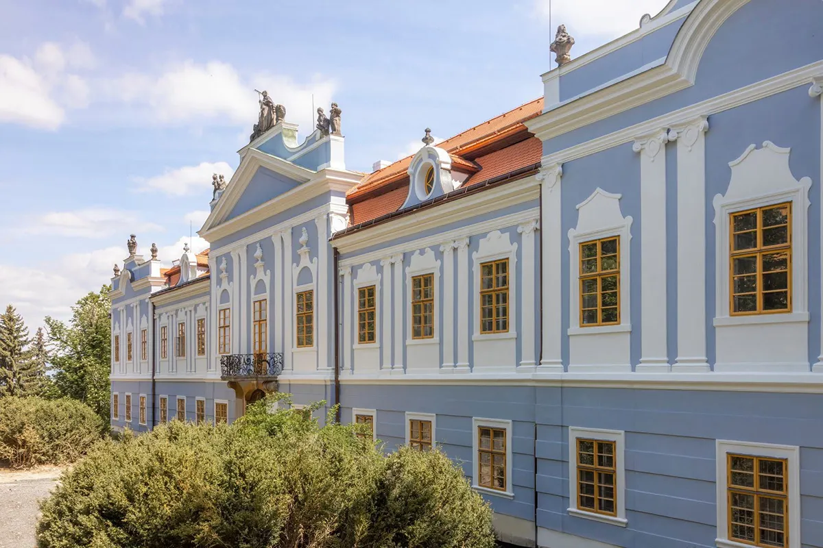 Château Peruc wedding venue in Czech Republic