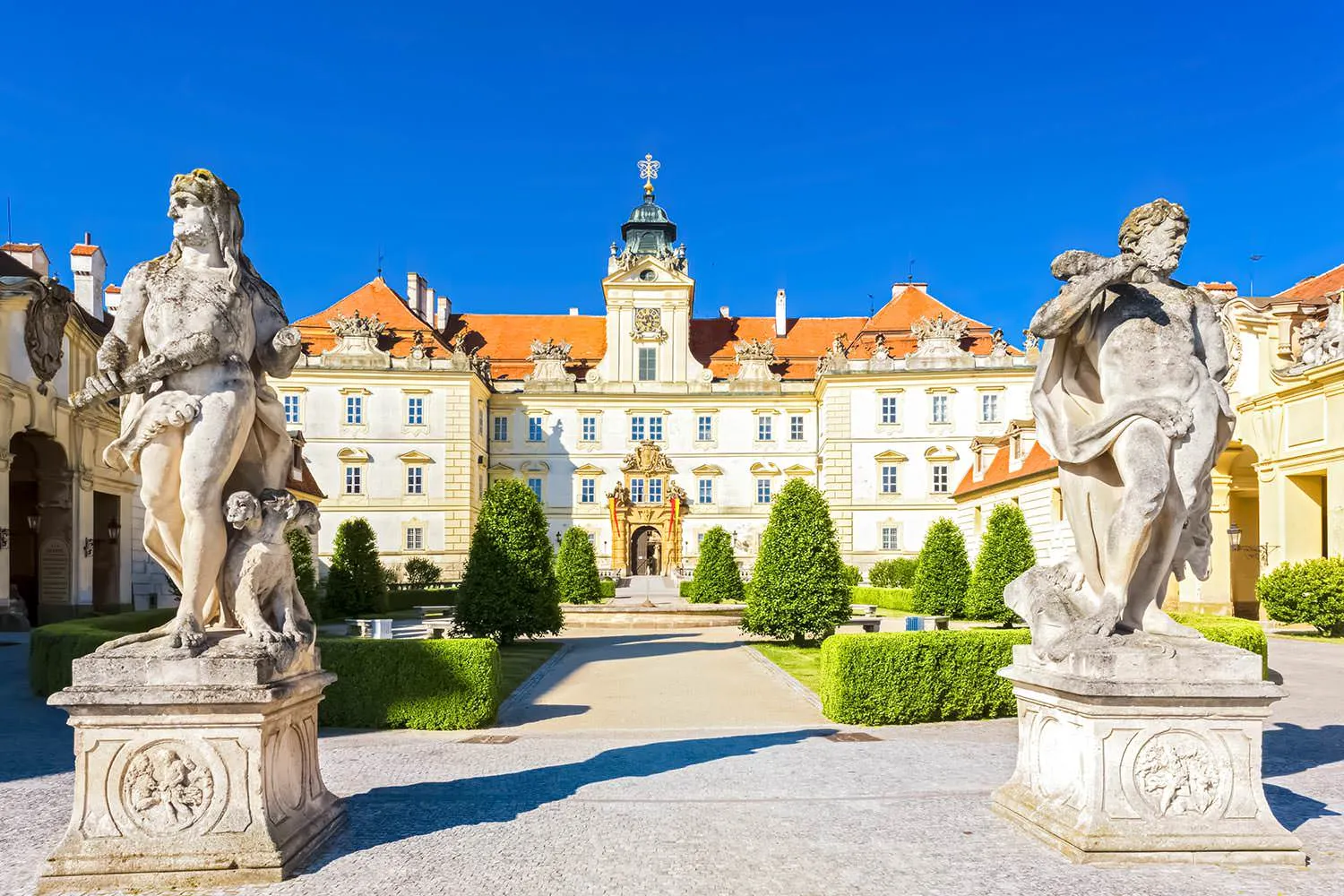 European chateau and estate grounds suitable for a private wedding
